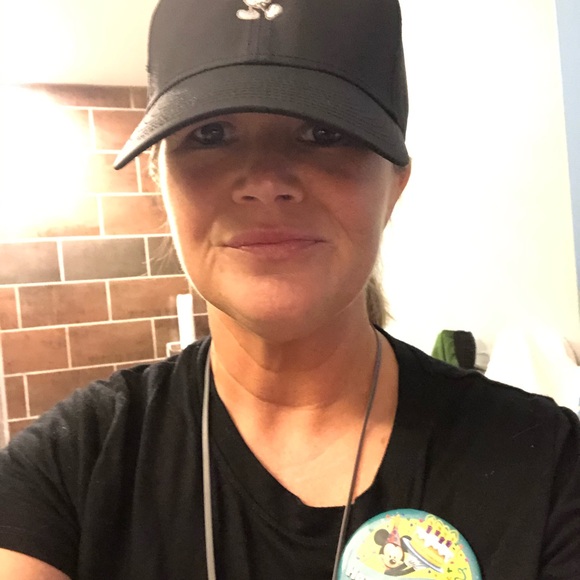 Meet your Posher, Leslie - Picture 3 of 4